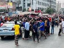 গাজীপুরে ঢাকা-ময়মনসিংহ মহাসড়ক অবরোধ