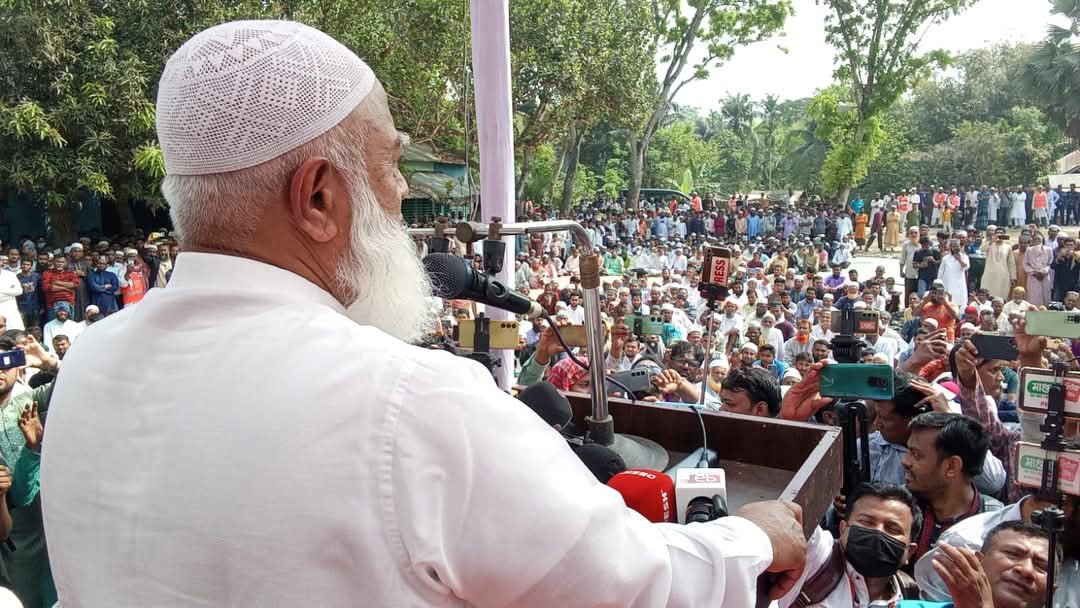 শিশু আছিয়া খাতুনের বাড়ীতে আমীরে জামায়াত