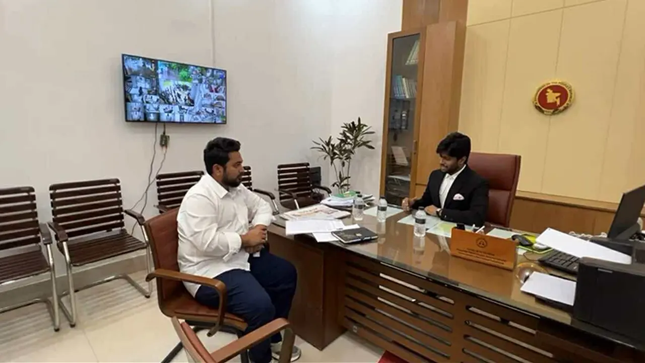 হাসিনার বিরুদ্ধে সাক্ষ্য দিতে ট্রাইব্যুনালে নাহিদ