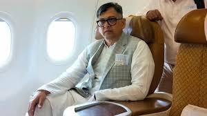 ‘সালাহউদ্দিন আহমদ এখন লন্ডনে