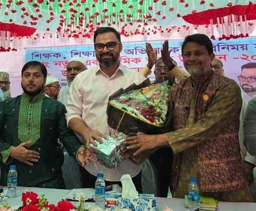 শিক্ষায় ‘হ্যাপিনেস কারিকুলাম’চান আমিনুল হক