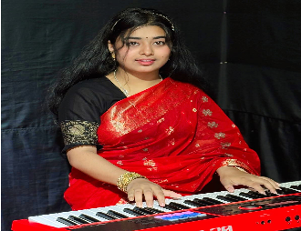 লোকসংগীতের মূর্ছনায় মুগ্ধতা ছড়াচ্ছে‘টুকটুকি
