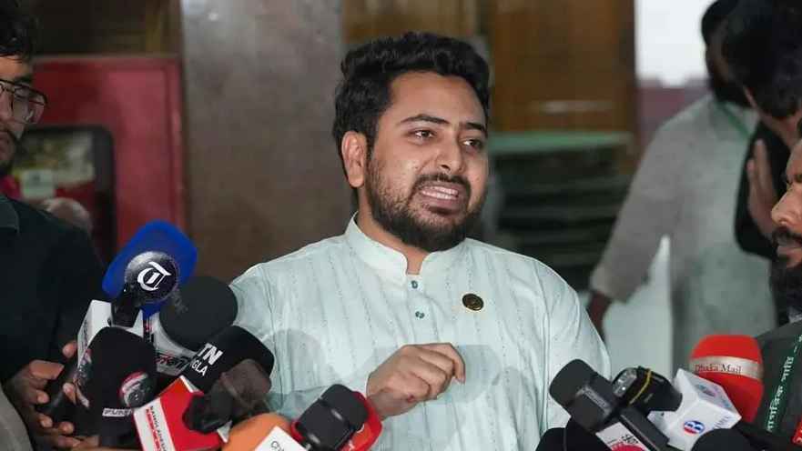 ফাঁসির দড়ি অপেক্ষা করছে হাসিনার জন্য:নাহিদ