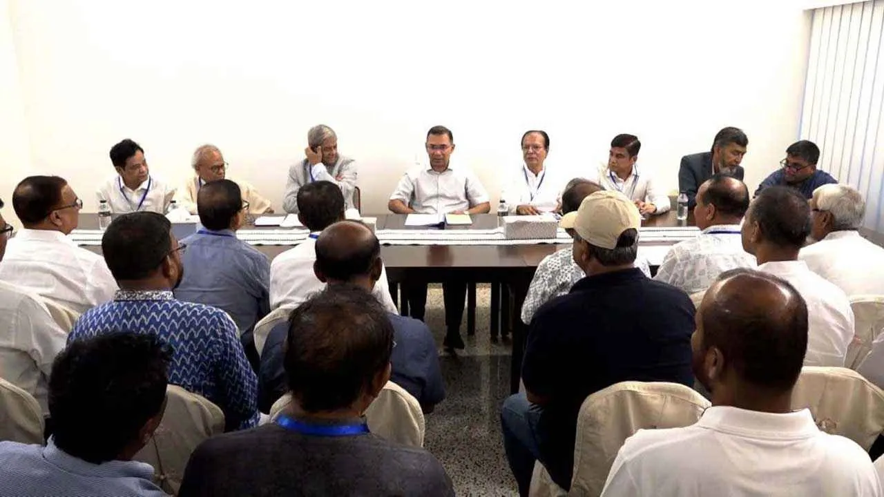 দুই জেলার বিএনপির সঙ্গে প্রধানমন্ত্রীর বৈঠক"