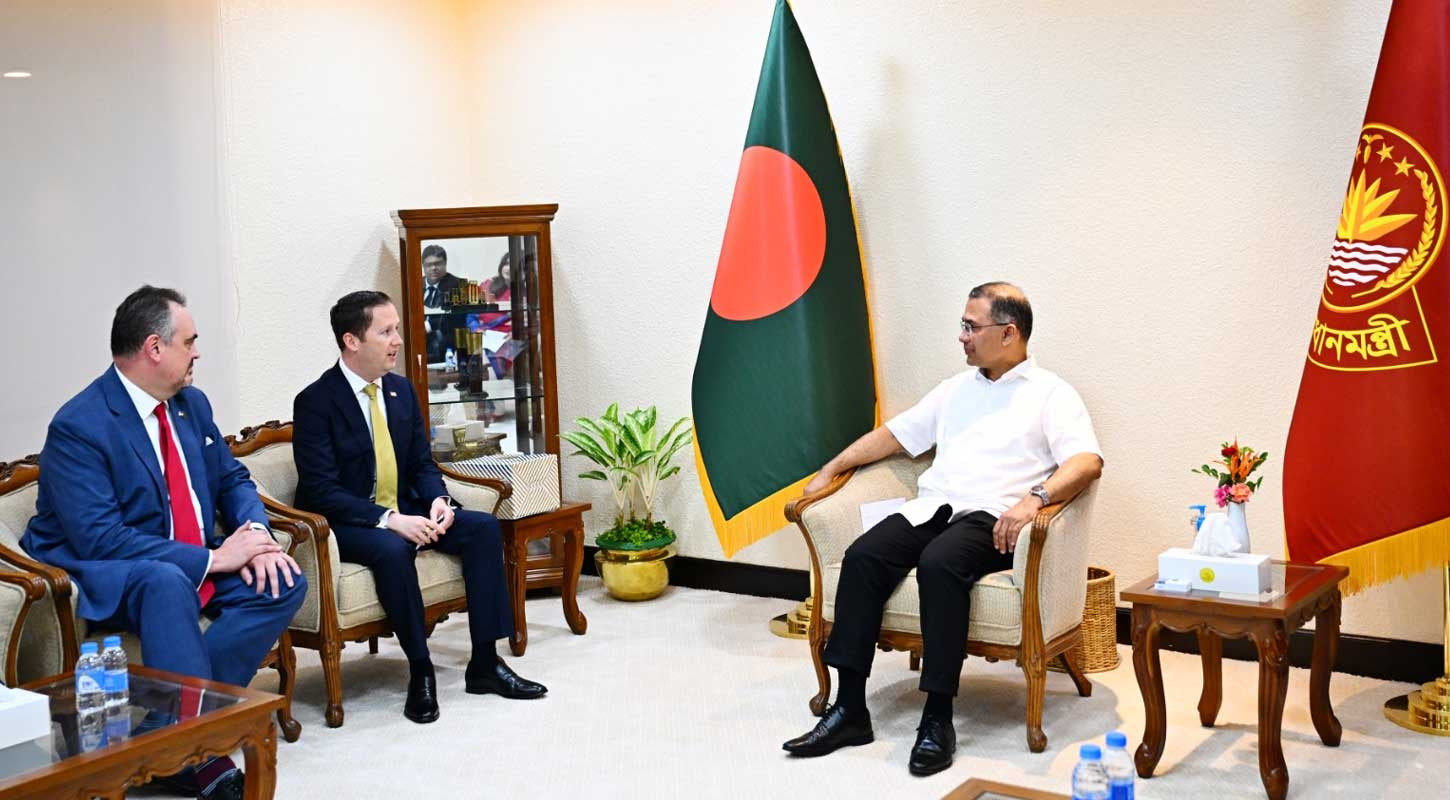 প্রধানমন্ত্রীর সঙ্গে মার্কিন দূতের বৈঠক