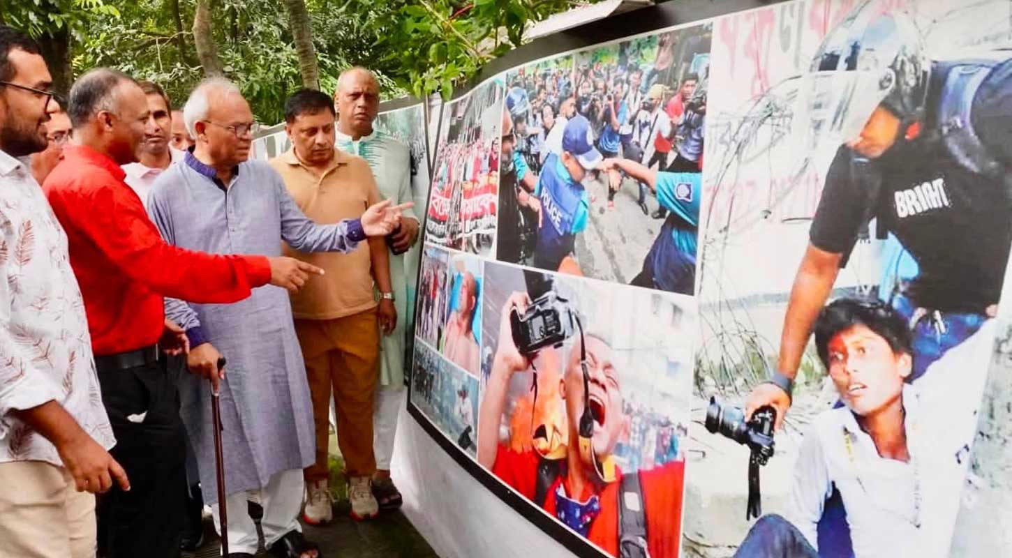হাসিনাকে ঘিরে ভারতের নীতি দ্বিমুখী: রিজভী